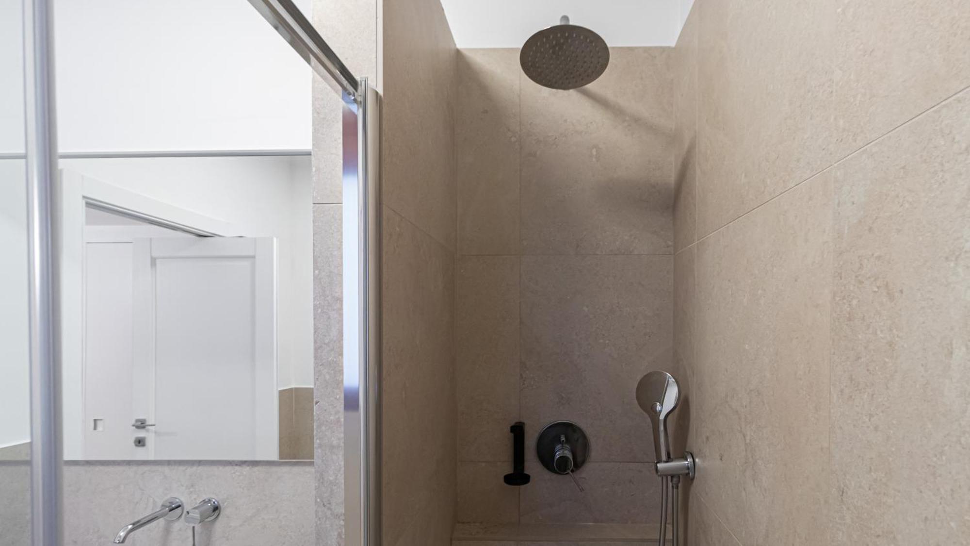Italianway - Indipendenza 5 * Milan
